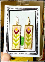 Load image into Gallery viewer, Purple Flower Glass Seed Bead Earrings