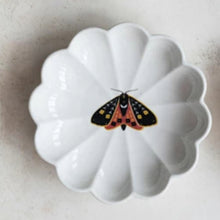 Load image into Gallery viewer, Stoneware Insect Fluted Dish