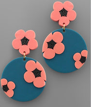 Load image into Gallery viewer, Clay Flower Earrings