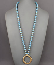 Load image into Gallery viewer, Circle Pendant Bead Necklace