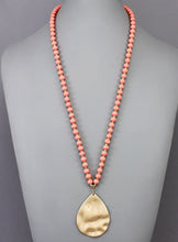 Load image into Gallery viewer, Teardrop Pendant Bead Necklace